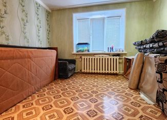 Продается 1-комнатная квартира, 30.4 м2, Азнакаево, улица Гагарина, 19