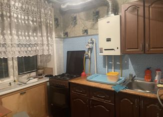 Продаю трехкомнатную квартиру, 53.6 м2, посёлок городского типа Петра Дубрава, улица Коммунаров, 15