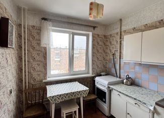 Продается двухкомнатная квартира, 47 м2, Челябинск, улица Барбюса, 79, Ленинский район