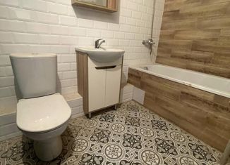 Продается 3-ком. квартира, 63 м2, Нижегородская область, улица Германа Лопатина, 9