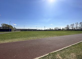 Продам четырехкомнатную квартиру, 77.6 м2, посёлок Ждановский, Школьная улица, 33