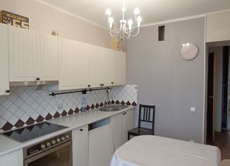 Продажа 2-ком. квартиры, 53.2 м2, Верхняя Пышма, улица Машиностроителей, 7