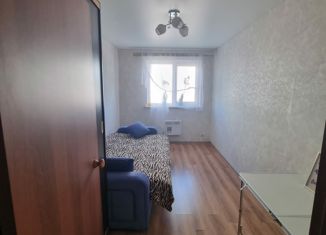 Продается 3-комнатная квартира, 70.5 м2, посёлок городского типа Смоляниново, улица Маяковского, 12