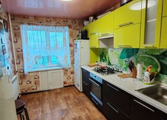 Продается 2-ком. квартира, 54 м2, Челябинская область, улица Есенина, 1
