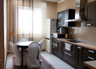 3-комнатная квартира в аренду, 79 м2, Тюменская область, улица Мусы Джалиля, 9