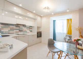 Продается 2-комнатная квартира, 71 м2, Самара, улица Гая, 27Б, метро Московская