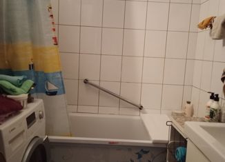 Продам 3-комнатную квартиру, 78 м2, Москва, проспект Защитников Москвы, 10, проспект Защитников Москвы