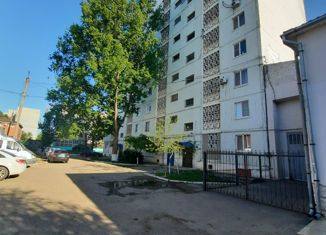 Продаю 1-ком. квартиру, 39 м2, Элиста, 8-й микрорайон, 4, 8-й микрорайон