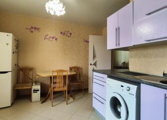 Продажа 1-комнатной квартиры, 41 м2, Смоленская область, улица Матросова, 12