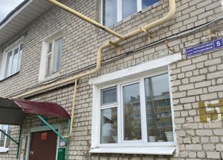 Продается трехкомнатная квартира, 50 м2, посёлок городского типа Медведево, улица Терешковой, 5