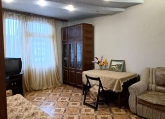 Продам 2-ком. квартиру, 55.9 м2, Мончегорск, улица Кондрикова, 18