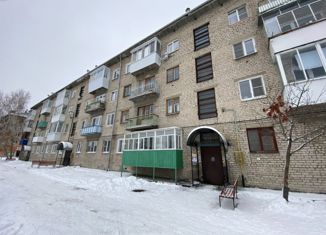 Продается двухкомнатная квартира, 42.4 м2, поселок городского типа Верхние Серги, улица Ленина, 15