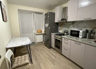 Продается 3-ком. квартира, 66.4 м2, городской посёлок Кузьмоловский, Молодёжная улица, 13А