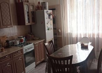 Продаю двухкомнатную квартиру, 65.2 м2, поселок Новоорск, микрорайон ПУ-71, 13