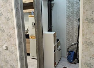 Продам 2-ком. квартиру, 42 м2, Москва, Варшавское шоссе, 6, Донской район