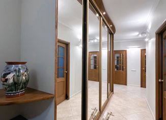 Трехкомнатная квартира на продажу, 69 м2, Москва, Университетский проспект, 25/17, Университетский проспект