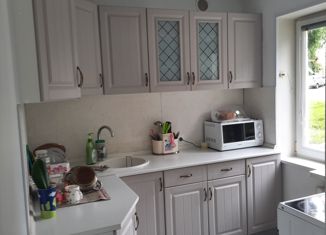 Продажа 3-комнатной квартиры, 57.2 м2, Находка, улица Первостроителей, 5