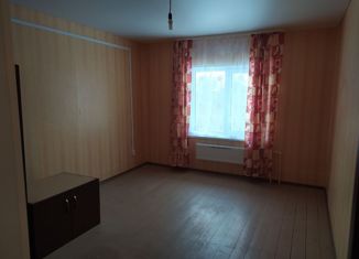 Продается 1-комнатная квартира, 30.5 м2, поселок городского типа Парфино, улица Чапаева, 8