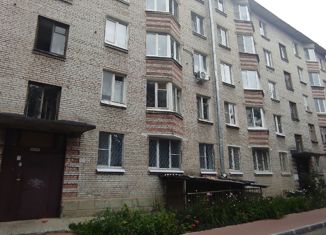 Продажа трехкомнатной квартиры, 55 м2, Гатчина, улица Радищева, 5