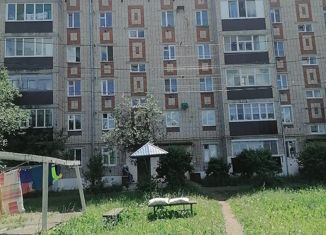 Продаю трехкомнатную квартиру, 56.6 м2, Кукмор, улица Ленина, 157