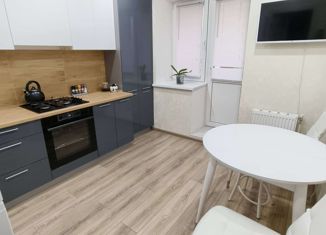 Продам 1-ком. квартиру, 36 м2, Чебоксары, Новогородская улица, 10