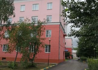 Продается 3-комнатная квартира, 82 м2, Свирск, улица Дзержинского, 2