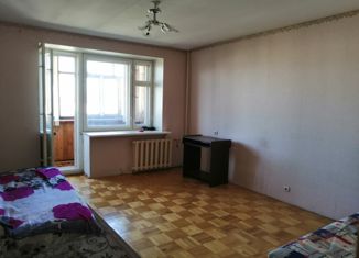 Продам 3-ком. квартиру, 60 м2, Ижевск, улица имени 50-летия ВЛКСМ, 21, Северо-Западный жилой район