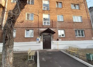 Продаю 2-ком. квартиру, 43 м2, посёлок городского типа Берёзовка, Советская улица, 46