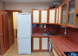 Продаю 3-ком. квартиру, 67.6 м2, Пермский край, улица Максима Горького, 75