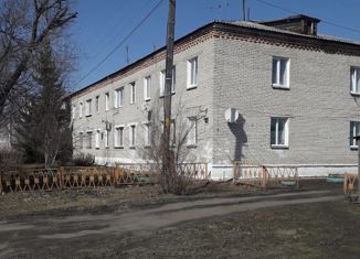 Продается трехкомнатная квартира, 55.3 м2, поселок городского типа Мишкино, Заводская улица, 24