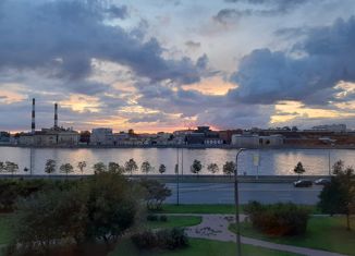 Продаю двухкомнатную квартиру, 71.5 м2, Санкт-Петербург, Малоохтинский проспект, 16к1, Малоохтинский проспект