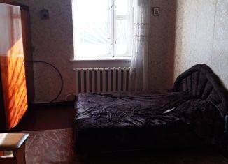 Продаю 2-ком. квартиру, 40 м2, поселок Гатка, улица Космонавтов, 3