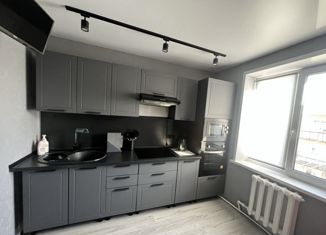 4-комнатная квартира на продажу, 69.8 м2, посёлок Луговской, улица 8 Марта, 32