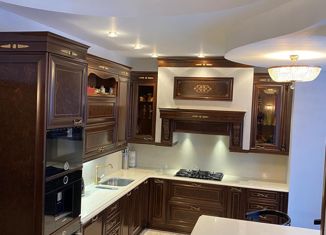 Продается 5-комнатная квартира, 170 м2, Щербинка, 2-я Барышевская улица, 1