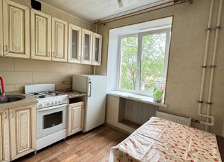 Трехкомнатная квартира на продажу, 62.6 м2, посёлок городского типа имени Морозова, Ладожская улица, 43