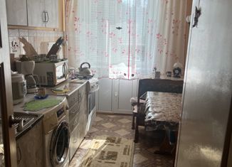 Продам трехкомнатную квартиру, 63.6 м2, Губкин, улица Раевского, 14А