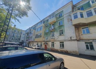 Продается трехкомнатная квартира, 82 м2, Арсеньев, проспект Горького, 1