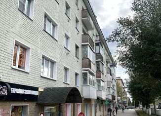 Продается 2-комнатная квартира, 42 м2, Киров, Октябрьский проспект, 108