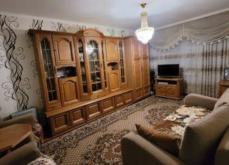 Продаю 2-ком. квартиру, 52.6 м2, Строитель, улица 5 Августа, 18