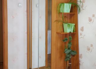 Продаю комнату, 45 м2, Екатеринбург, улица Победы, 94, улица Победы