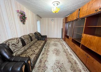 2-ком. квартира на продажу, 49.5 м2, поселок городского типа Джалиль, улица Мусы Джалиля, 8