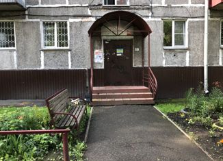 Продам двухкомнатную квартиру, 43.9 м2, Осинники, улица 50 лет Октября, 14