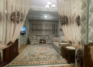 Продам 3-ком. квартиру, 100 м2, Каспийск, улица Ленина, 35