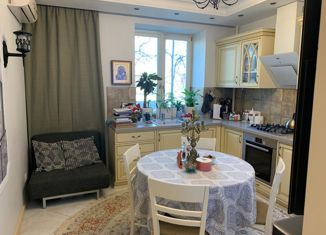 Продаю двухкомнатную квартиру, 54.3 м2, Москва, улица Крупской, 7, метро Университет