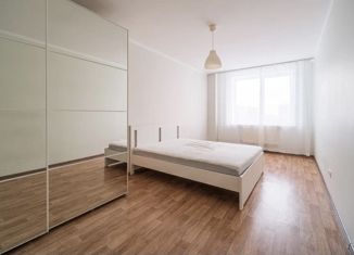 Продажа 2-ком. квартиры, 65 м2, Мурино, проспект Авиаторов Балтики, 5, ЖК Виктория