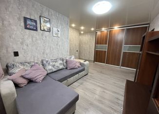 Сдается в аренду 2-ком. квартира, 45 м2, Ревда, улица Мира, 10
