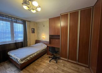 Продается трехкомнатная квартира, 80 м2, Москва, метро Лесопарковая, Старобитцевская улица, 21к1