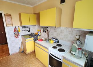 Продается двухкомнатная квартира, 52 м2, Тольятти, Автозаводский район, улица 70 лет Октября, 35