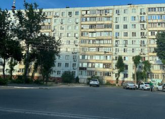 Продам 3-ком. квартиру, 59.8 м2, Астрахань, улица Савушкина, 49