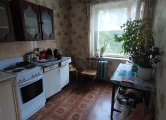 Продам 3-ком. квартиру, 52 м2, Курчатов, Коммунистический проспект, 28